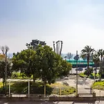 ゲストハウス Waterfront Riviera 3*