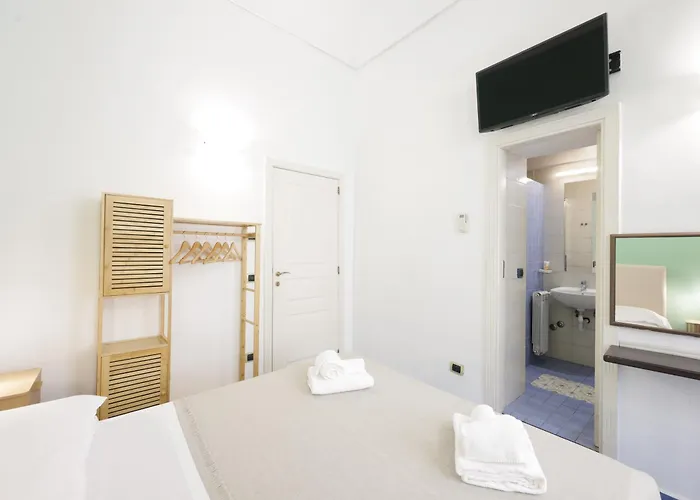 招待所 Waterfront Riviera